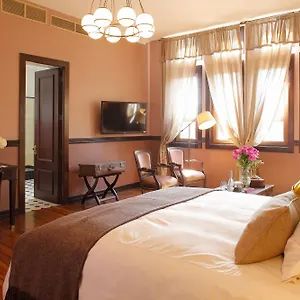 Boutique Castillo Rojo 4* Santiago