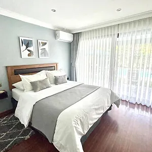 Olea's Condes Guest house *