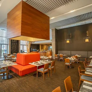 Hilton Garden Airport Hotel