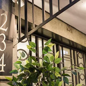 Aparthotel B