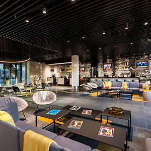 Ola Providencia, Tapestry Collection By Hilton