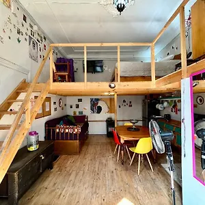 Loft En Casa Patrimonial, Barrio Yungay, Con Posibilidad De Estacionamiento *