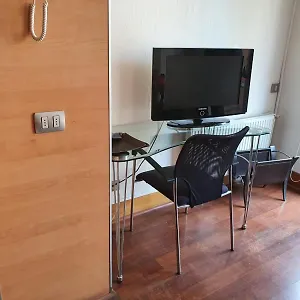Apartment Departamento Con Balcon Centrico En Metro Pedro De Valdivia Santiago