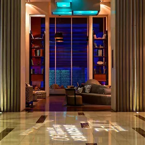 Hotel Renaissance By Marriott 5*