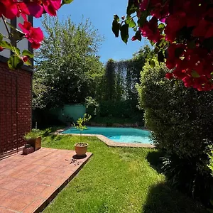 Homestay En Hermosa Casa En Barrio Pocuro