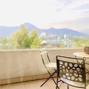 Moderno A Pasos De Parque Arauco Apartment Santiago